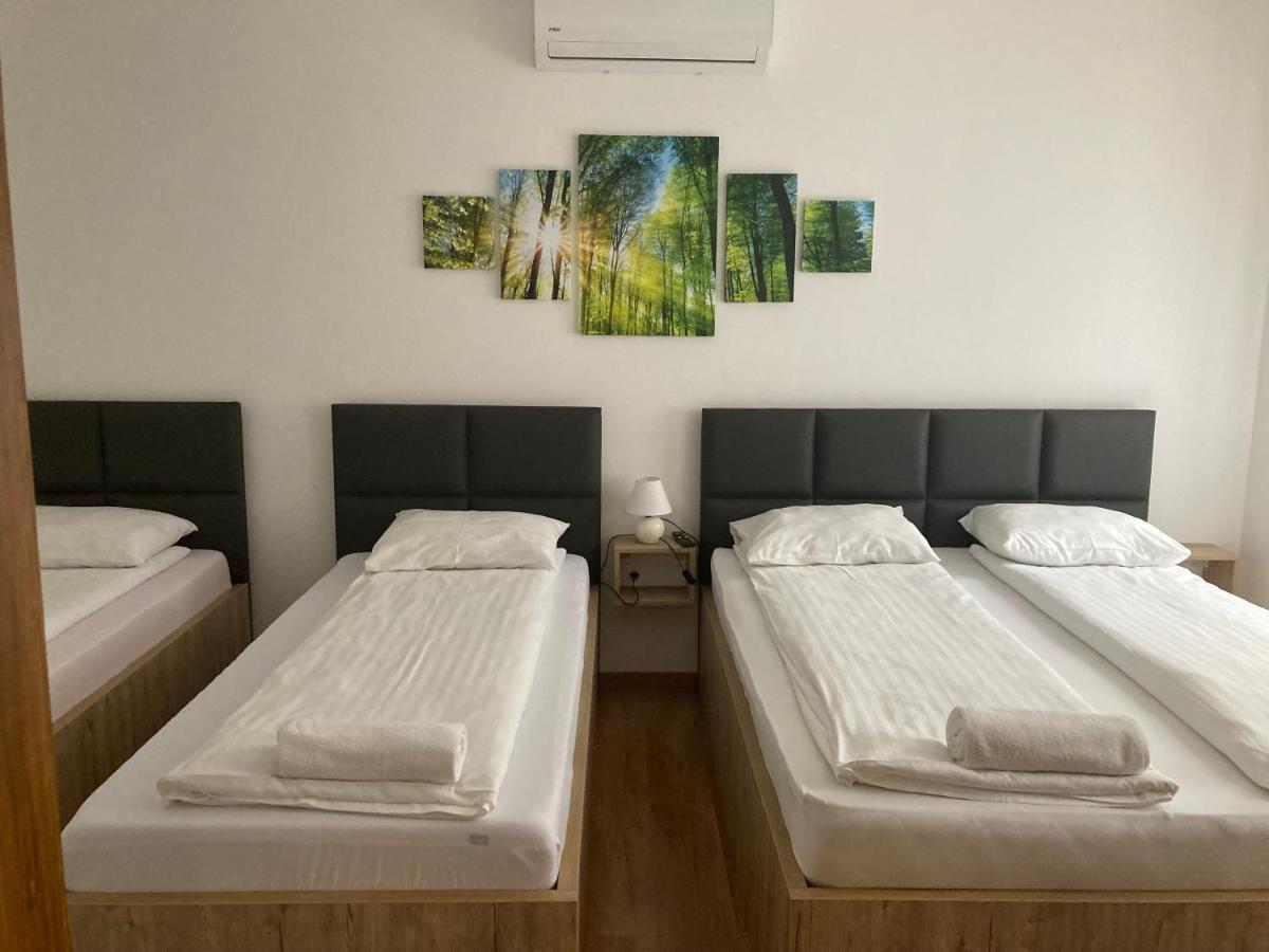 Bfg Apartman Apartment Eger Bagian luar foto