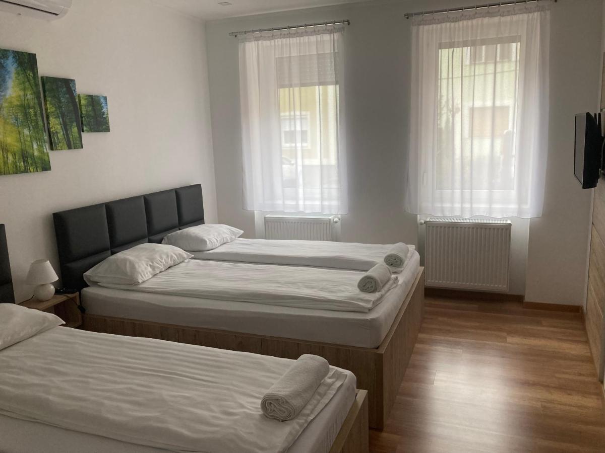 Bfg Apartman Apartment Eger Bagian luar foto